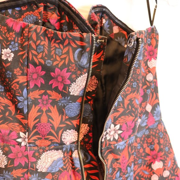 Floral Tropical Patterned Strapless Romper - Picture 7 of 16